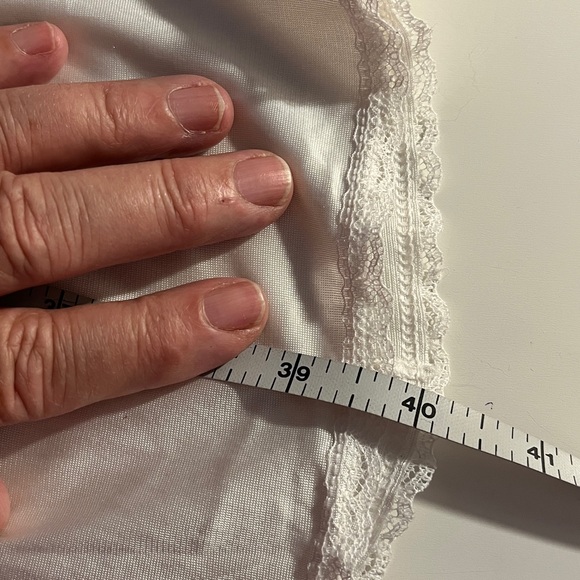 Vassarette Full Slip Winter White Lace Trimmed - so pretty Sz 34 - Picture 8 of 8